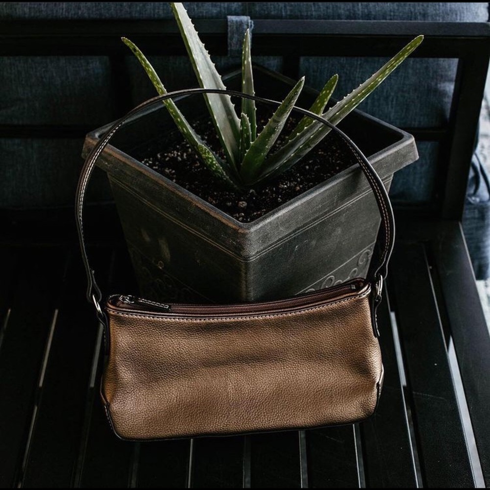 💛 METALLIC - FAUX LEATHER HANDBAG 💛